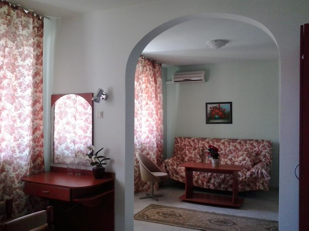 Hotel Focus Varna Extérieur photo